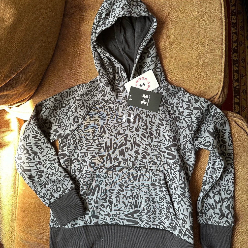 Under Armour Gray and Black Matching Set Cozy Hoodie/pants $45 size Youth Small